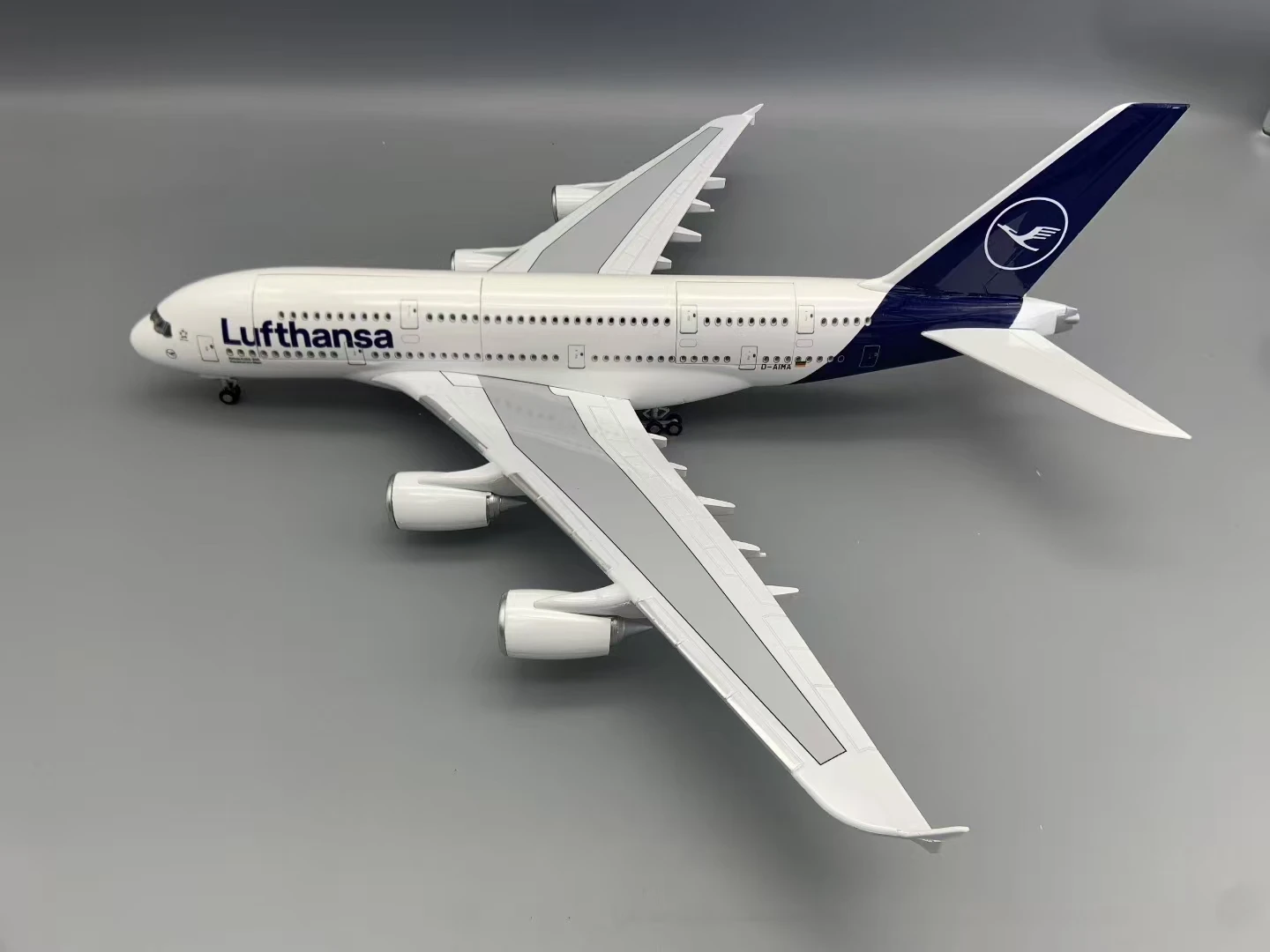 Lufthansa Airbus A380 Model 47cm with LED Lights 2 Lufthansa Airbus A380 Model 47cm with LED Lights - Image 2