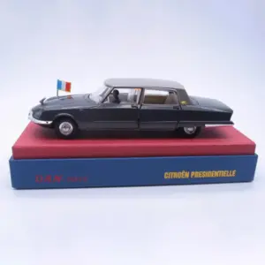 1/43 Scale Citroën DS Presidential Model 7 S322a3e53c1d64bd093f42e7fb66c3371w