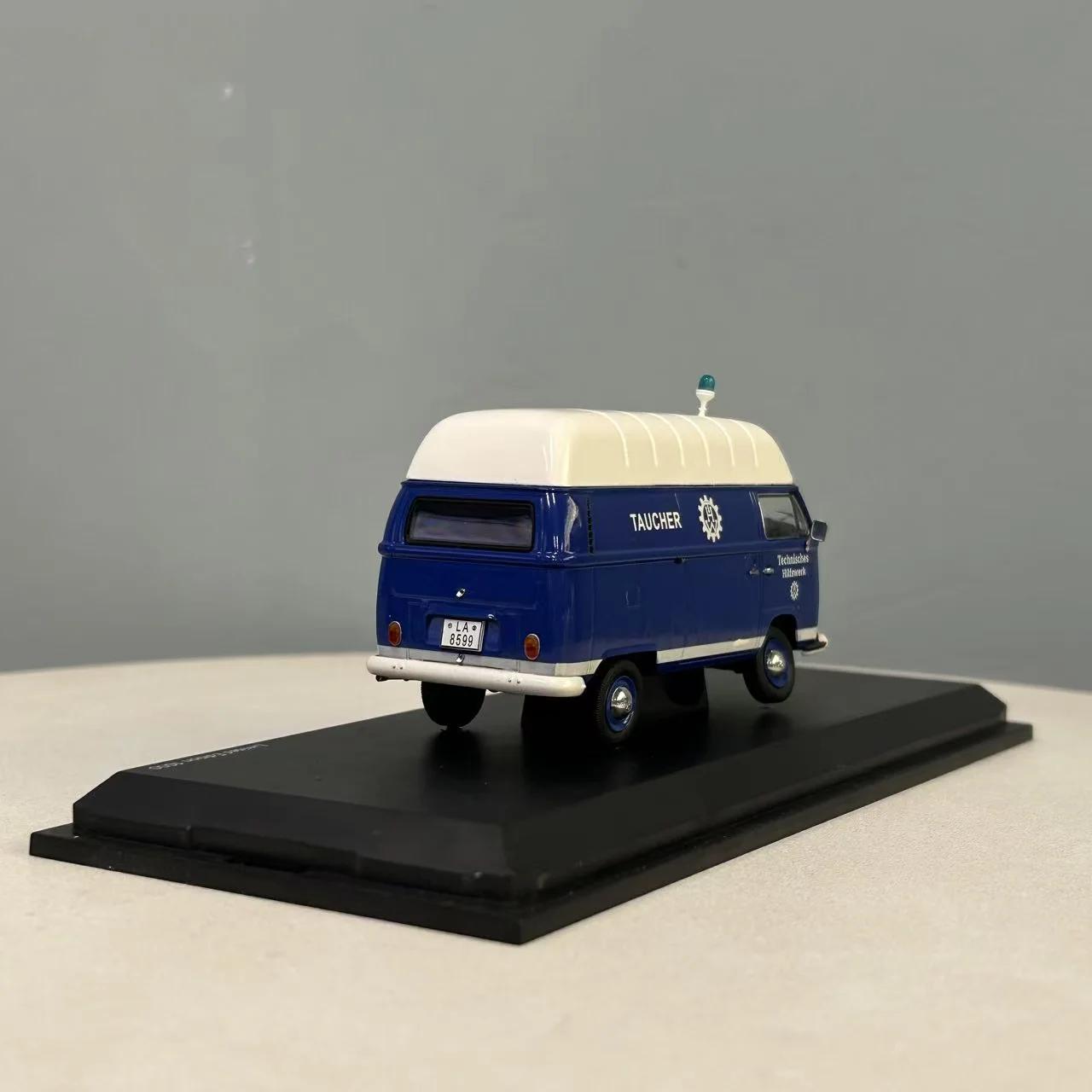 Defective Volkswagen T2a 1:43 Scale Die-Cast Model 2 Defective Volkswagen T2a 1:43 Scale Die-Cast Model - Image 2