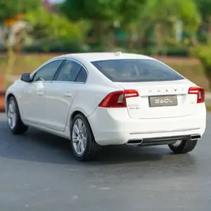 1:18 Scale Diecast Model of Volvo S60L 2018 and XC60 2015 12 S32532d8feb42409281eba5a9979556cf3