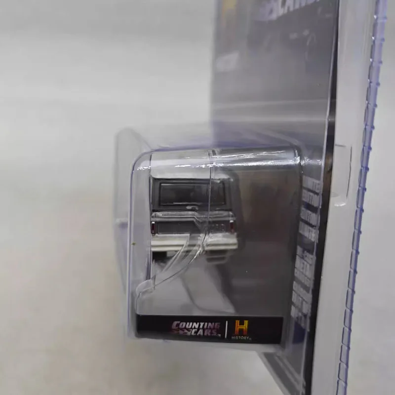 1967 Ford Bronco Scale Model 1/64 Collectible 5 1967 Ford Bronco Scale Model 1/64 Collectible - Image 5