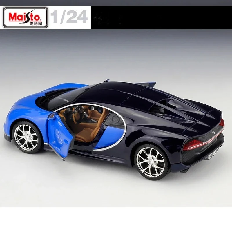 Blue Bugatti Chiron 1:24 Diecast Model Car 5 Blue Bugatti Chiron 1:24 Diecast Model Car - Image 5