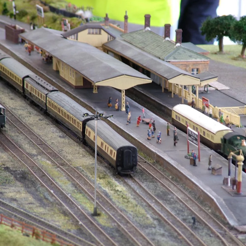 Miniature Vintage Street Lamp Set for Model Layouts 4 Miniature Vintage Street Lamp Set for Model Layouts - Image 4