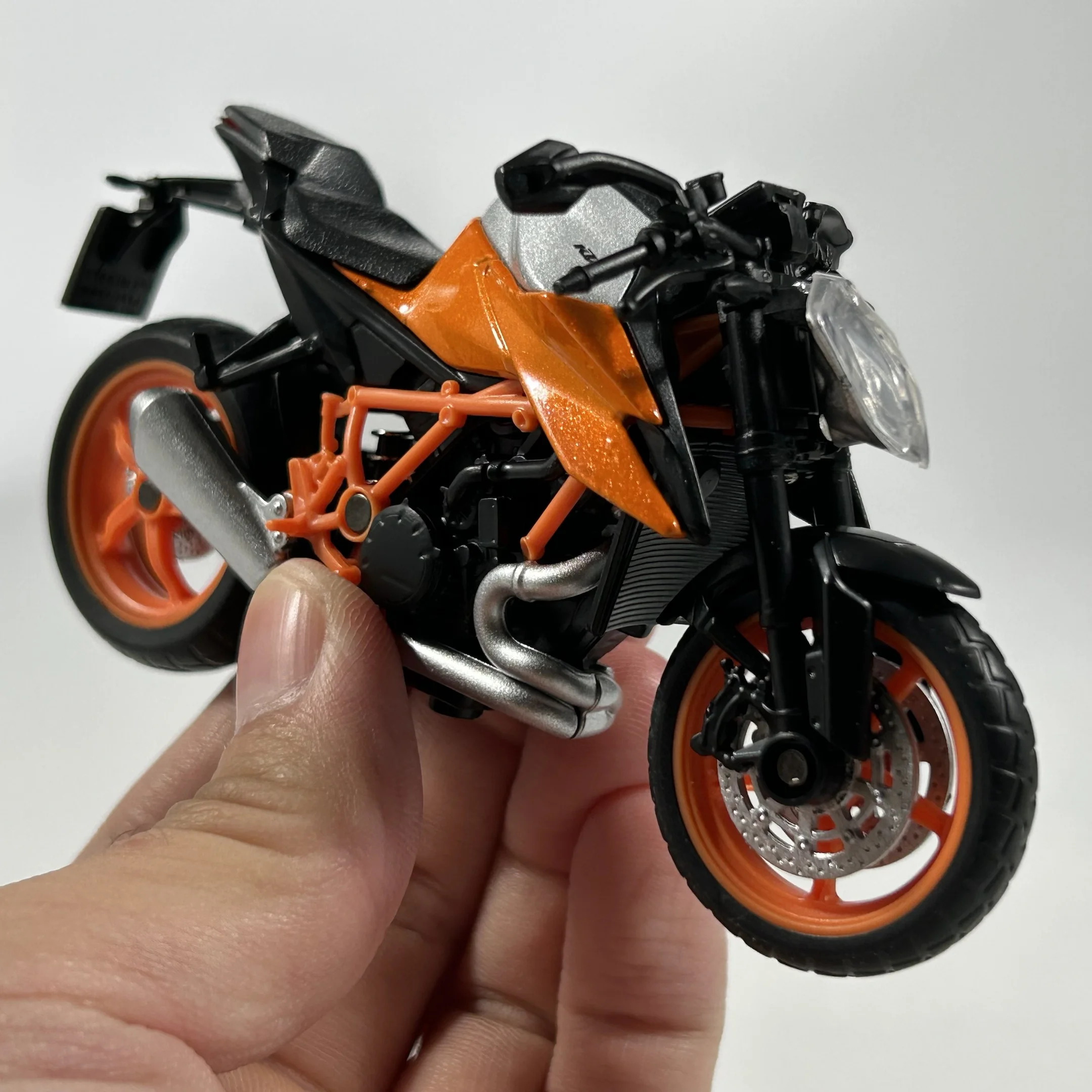1:18 Scale Diecast Motorcycle Model Collection 3 1:18 Scale Diecast Motorcycle Model Collection - Image 3