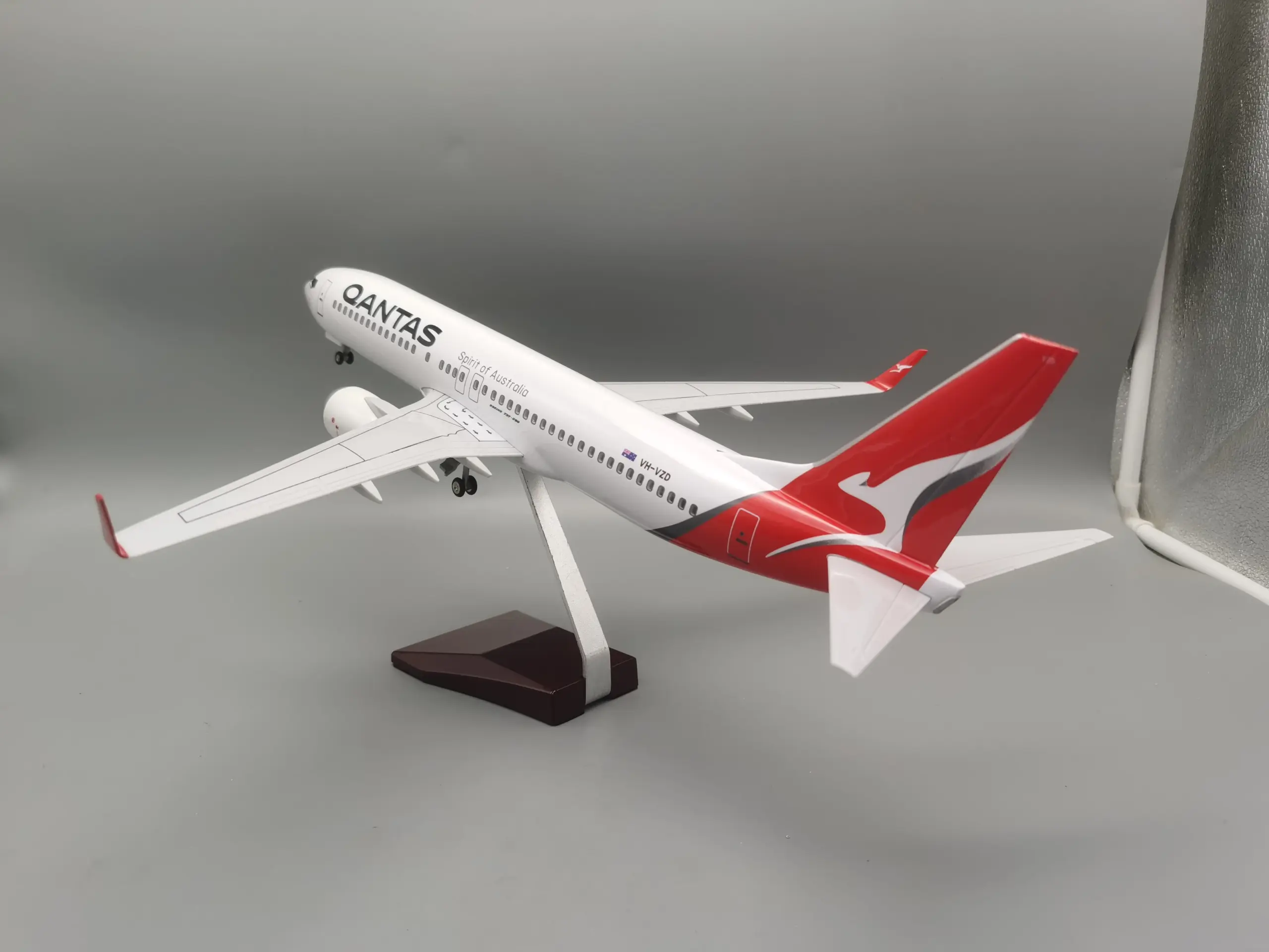 1/85 Scale Boeing 737 Model for Collectors 4 1/85 Scale Boeing 737 Model for Collectors - Image 4