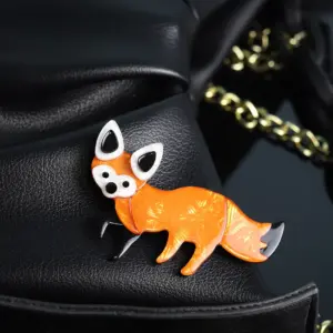 Playful Cartoon Fox Brooch in Vibrant Acrylic 8 S34fe6d1ad3c64b2f9bb1a4faed67c7da2