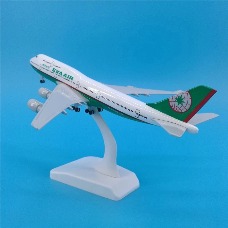 EVA Air Boeing B747 1/400 Scale Model 2 EVA Air Boeing B747 1/400 Scale Model - Image 2