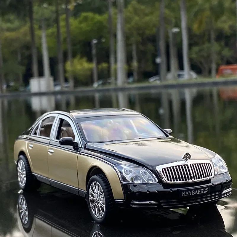 1:24 Maybach 62s S650 Diecast Model 2 1:24 Maybach 62s S650 Diecast Model - Image 2
