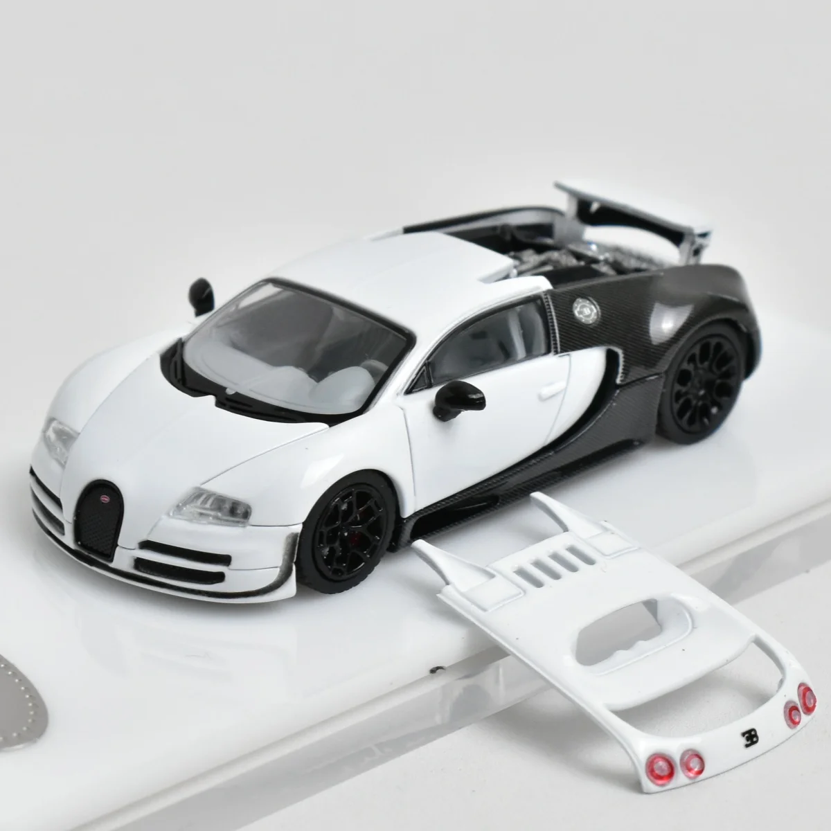 Veyron Super Sport 1:64 Diecast Model 6 Veyron Super Sport 1:64 Diecast Model - Image 6