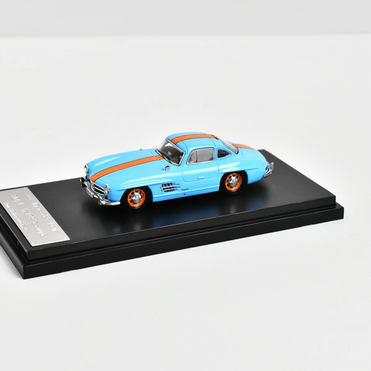 Mercedes-Benz 300SL Diecast Model, 1:64 Scale 7 Mercedes-Benz 300SL Diecast Model, 1:64 Scale - Image 7