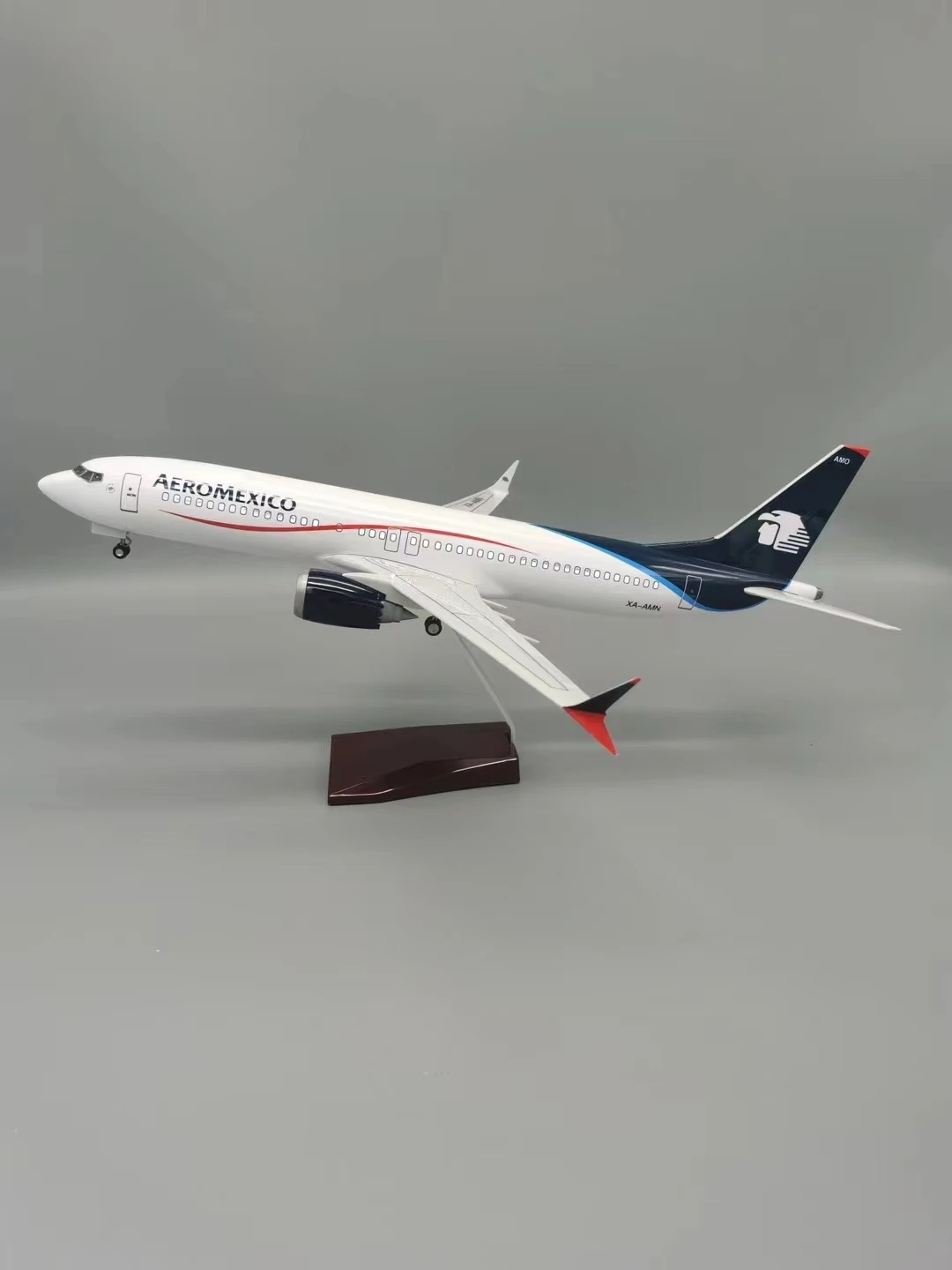 Aeromexico Boeing 737 Model 1:85 Resin Replica 5 Aeromexico Boeing 737 Model 1:85 Resin Replica - Image 5