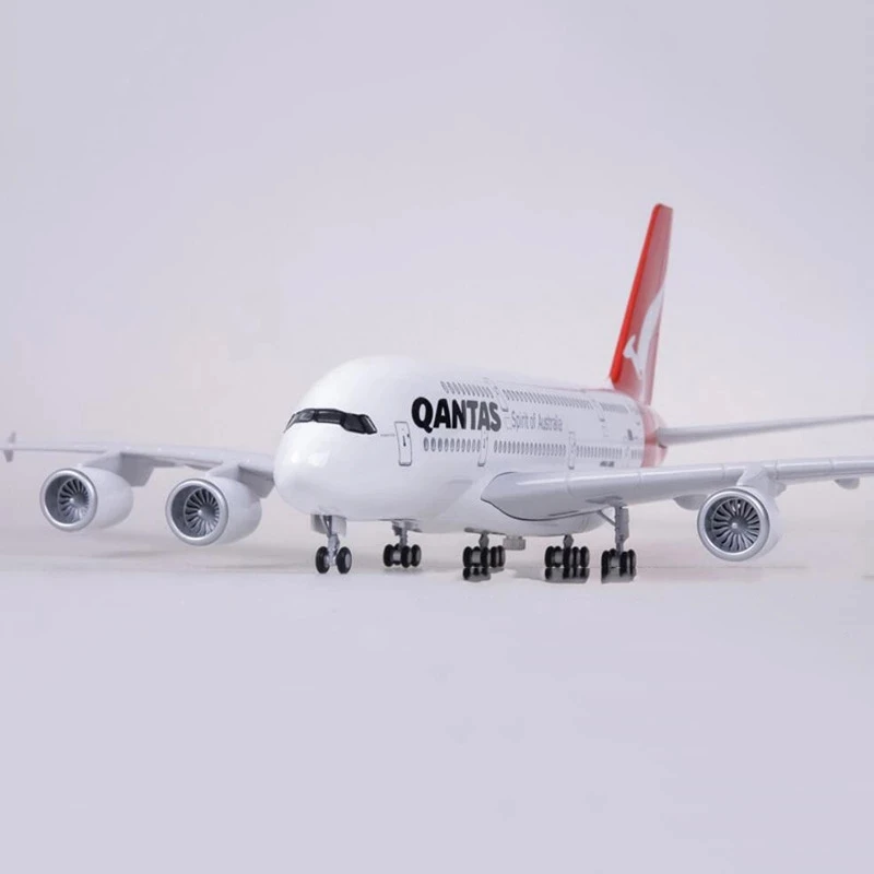 Qantas Airbus A380 1/160 Scale Model 5 Qantas Airbus A380 1/160 Scale Model - Image 5