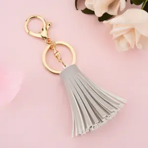 Red Leather and Metal Keychain for Keys and Bags 17 S38bd74474cb544dd99e7a466314cd12dt