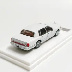 1992 Town Car Diecast Model in White 10 S38d051d8aa594a5d95a99aec61e6df298