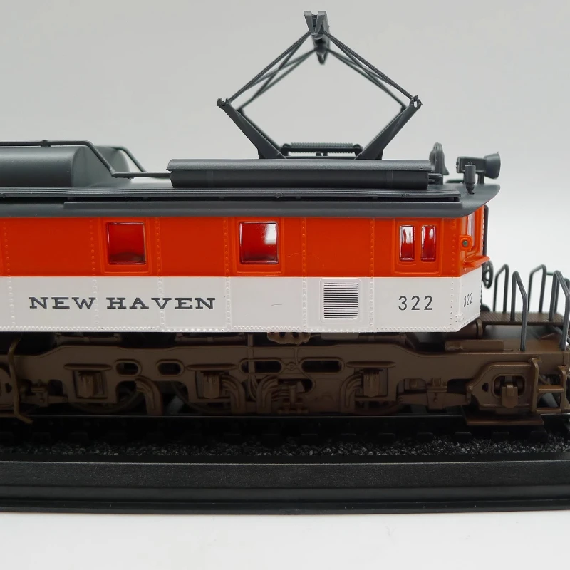 Vintage HO Scale Electric Locomotive Model 3 Vintage HO Scale Electric Locomotive Model - Image 3