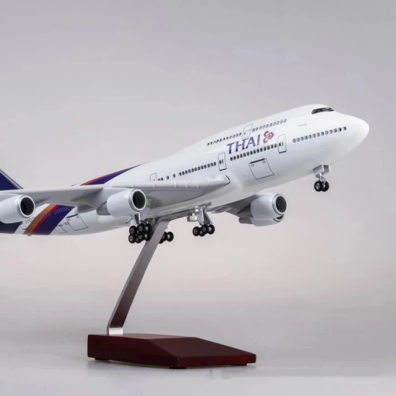 Thai Airways Boeing 747 Model 47cm with LED Lights 3 Thai Airways Boeing 747 Model 47cm with LED Lights - Image 3