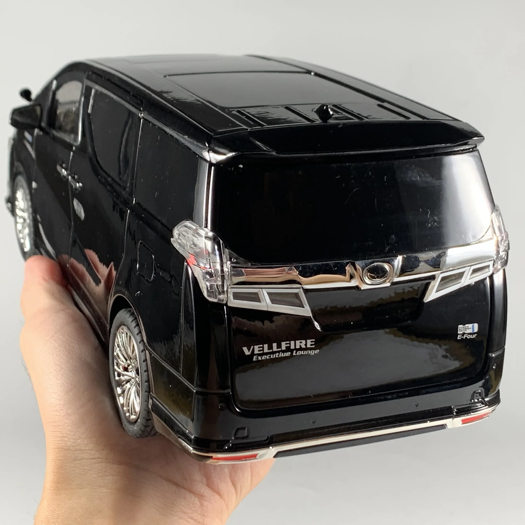 Elegant White Toyota Vellfire LM300 Diecast Model 4 Elegant White Toyota Vellfire LM300 Diecast Model - Image 4