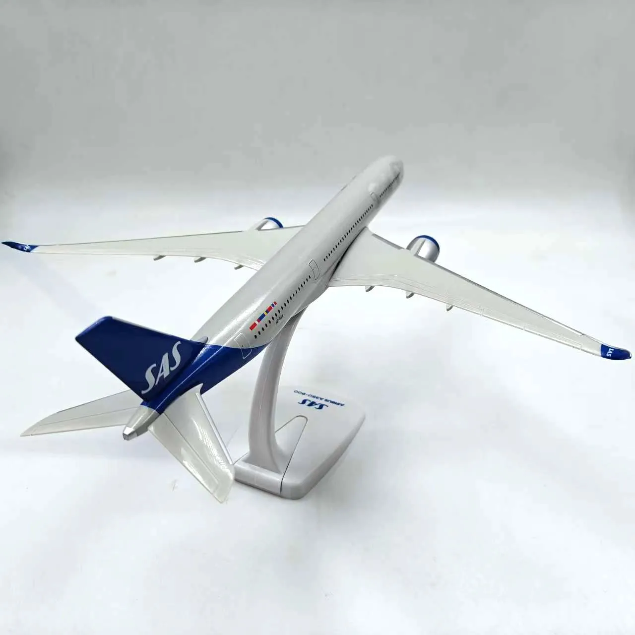 SAS Airlines A350-900 Scale Model 1:200 2 SAS Airlines A350-900 Scale Model 1:200 - Image 2