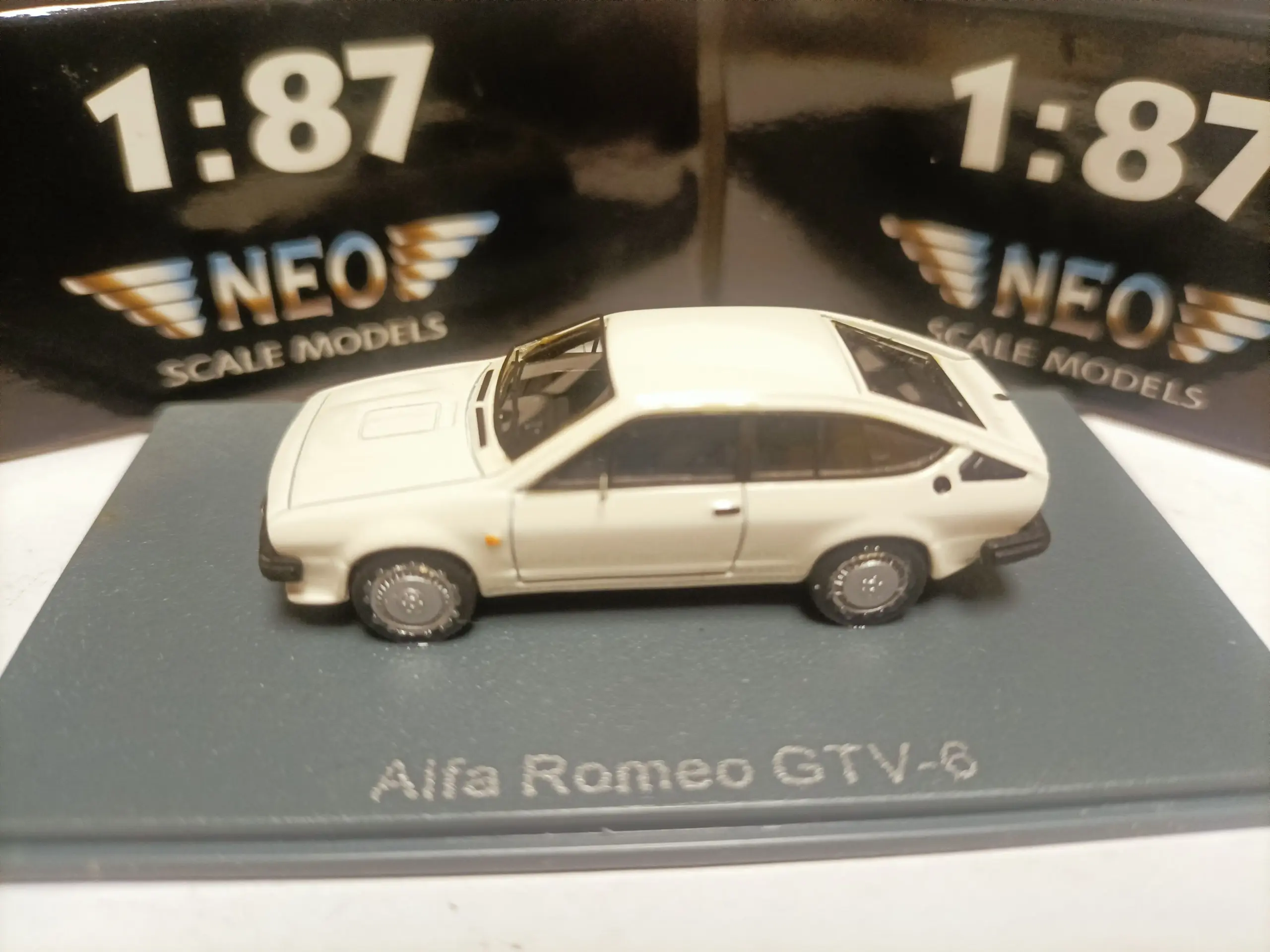 Alfa Romeo GTV-6 1:87 Scale Diecast Model 2 Alfa Romeo GTV-6 1:87 Scale Diecast Model - Image 2