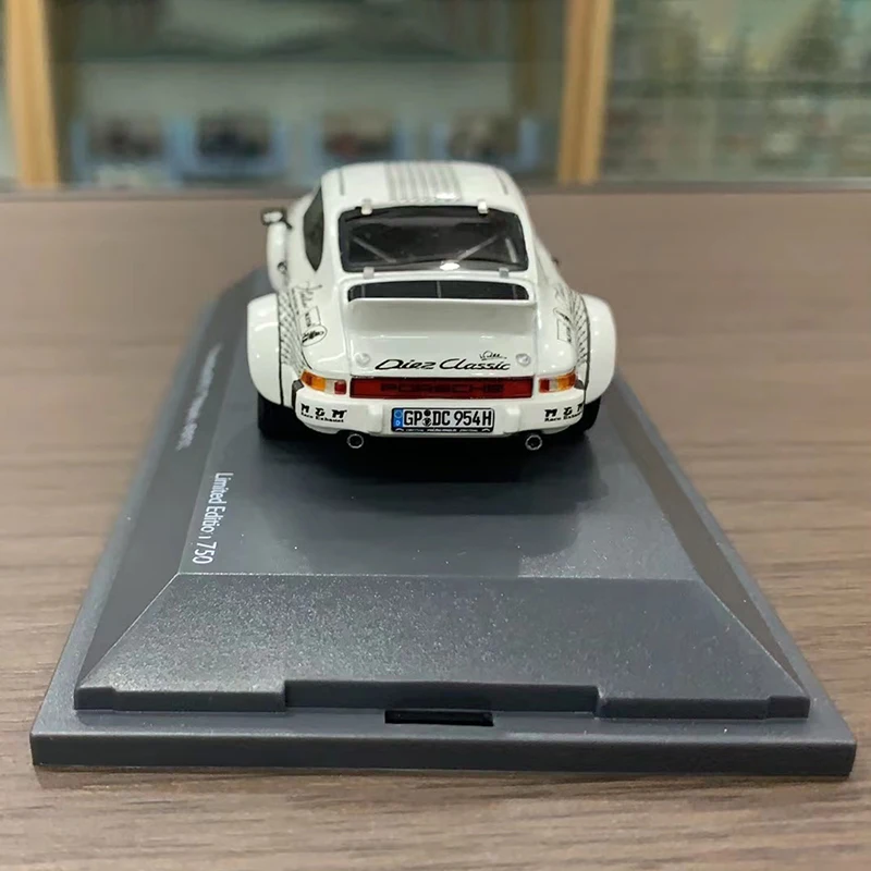 Porsche 911 Roadster 1:43 Scale Model 2 Porsche 911 Roadster 1:43 Scale Model - Image 2