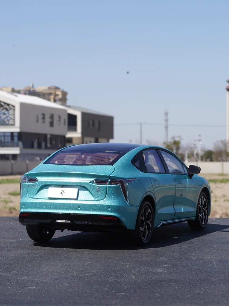 Jiangling Yi Jmev 1:18 Scale Diecast Model 4 Jiangling Yi Jmev 1:18 Scale Diecast Model - Image 4