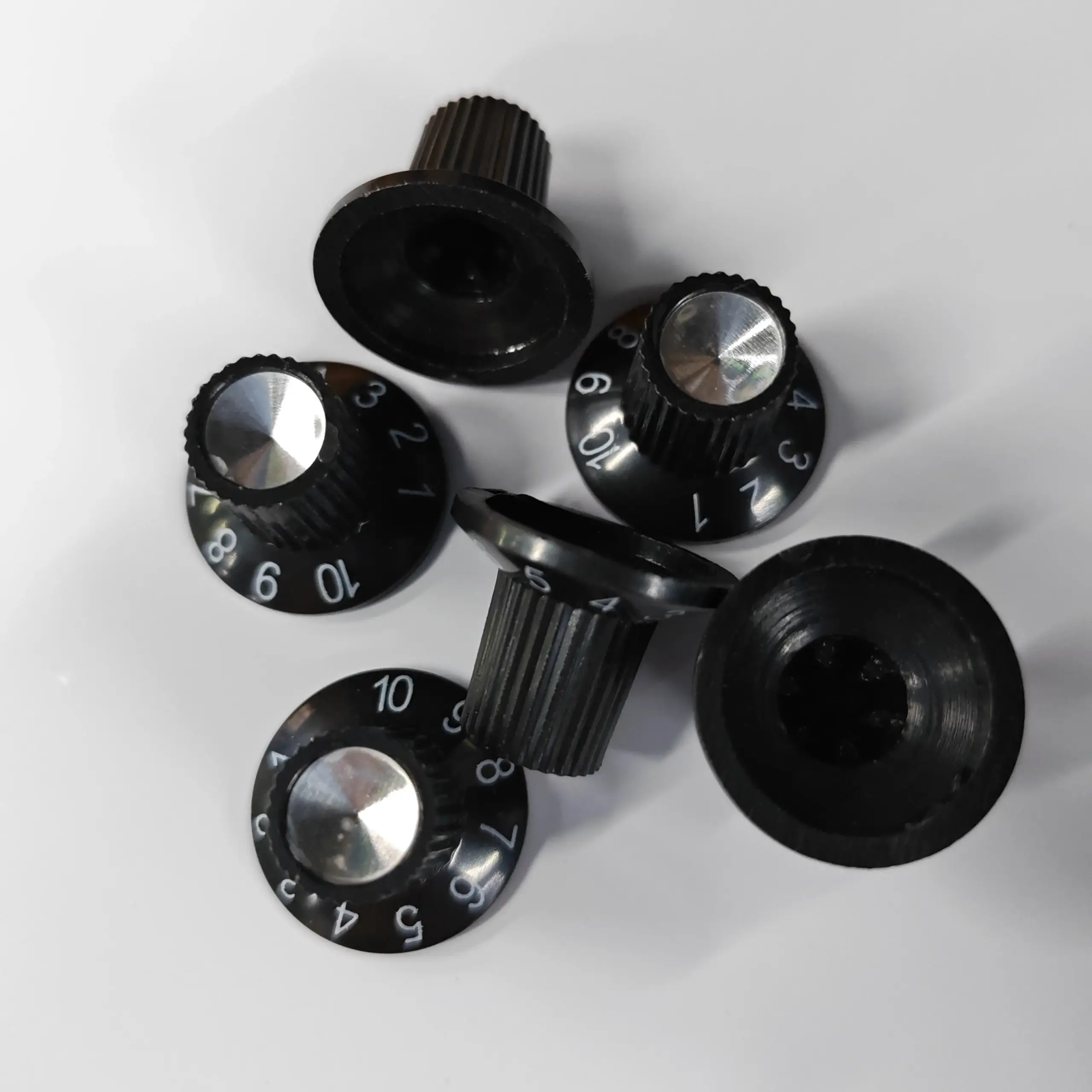 Six Black Guitar Amplifier Knobs with Aluminum Tops 2 Six Black Guitar Amplifier Knobs with Aluminum Tops - Image 2
