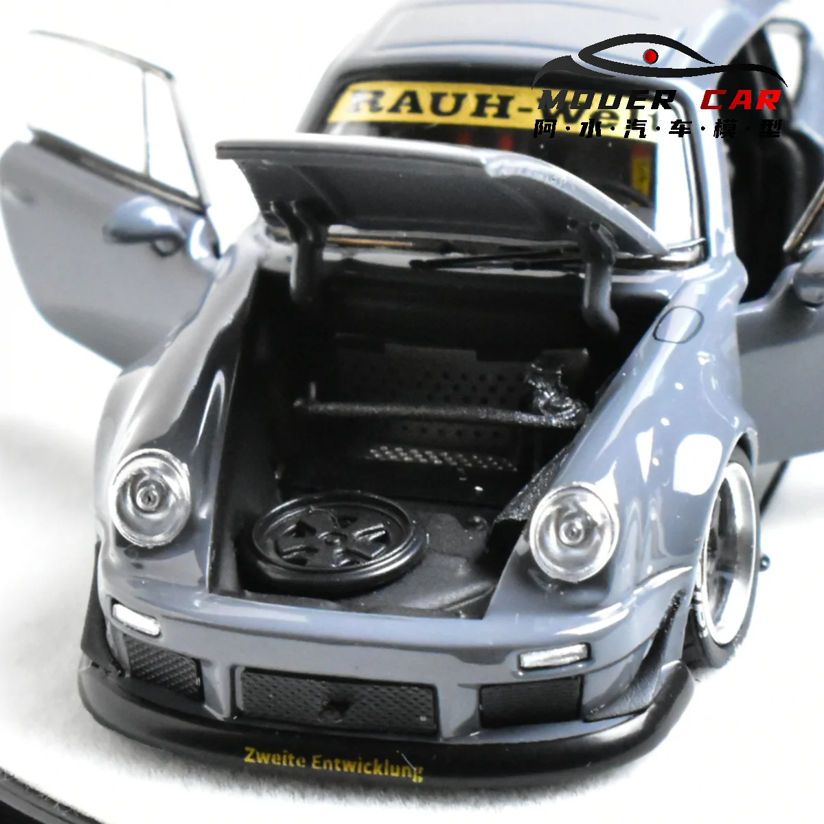 1:64 Scale RWB Porsche 930 Diecast Model 3 1:64 Scale RWB Porsche 930 Diecast Model - Image 3