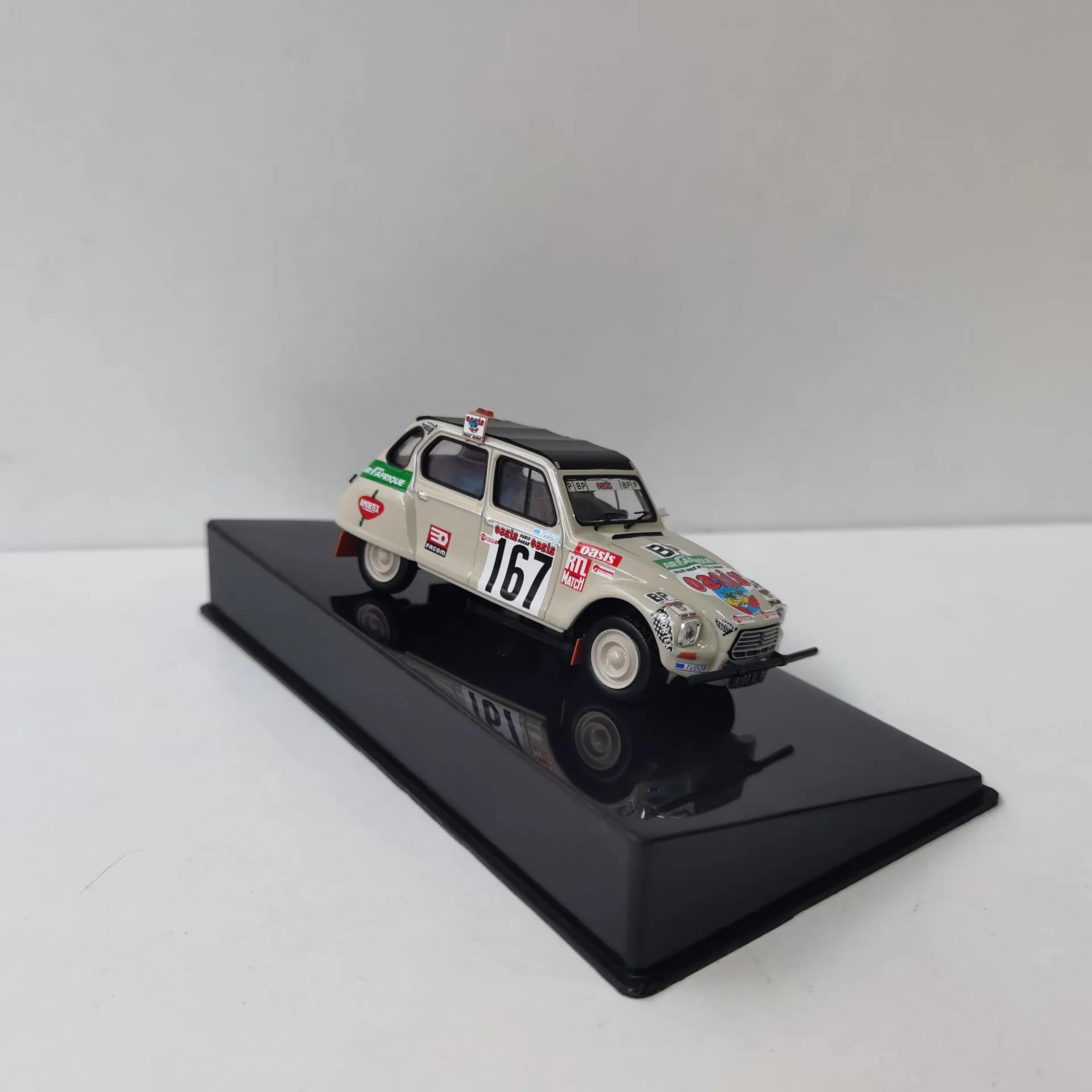 Citroën Dyane 1979 IXO 1:43 Scale Model 5 Citroën Dyane 1979 IXO 1:43 Scale Model - Image 5