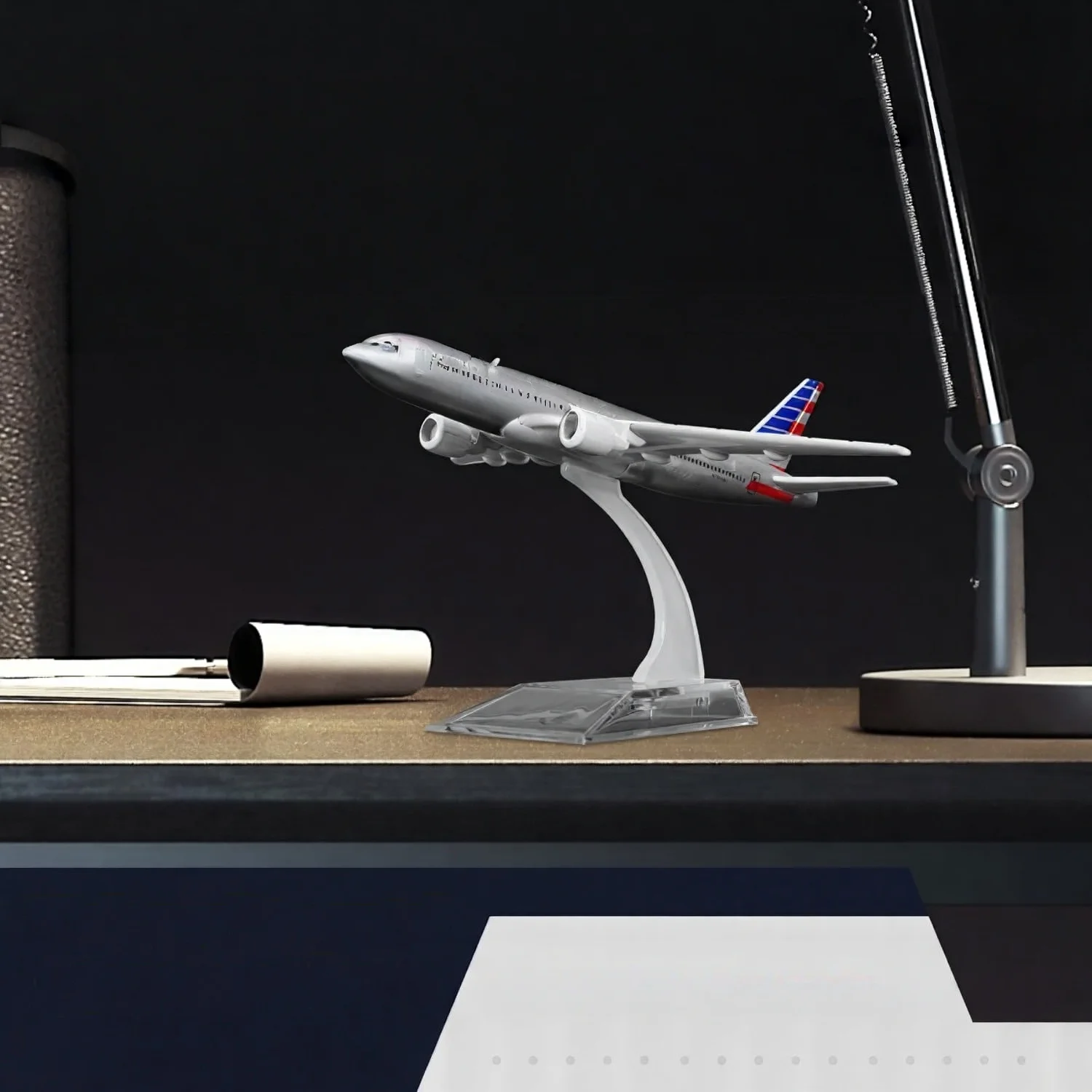 American Airlines B777 Die-Cast Model 1:400 Scale 3 American Airlines B777 Die-Cast Model 1:400 Scale - Image 3