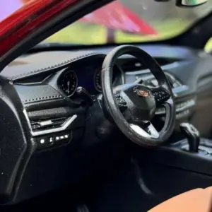 1:18 Scale Luxury Diecast SUV Model 11 S3f4c6c3d169241fc8b1117e65c0811bev