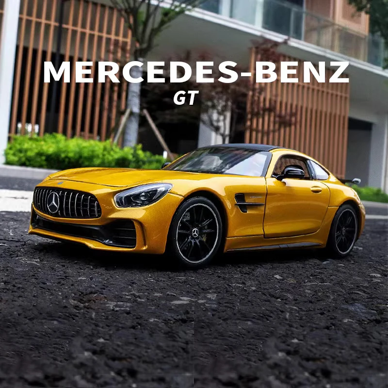 1:24 Mercedes-Benz GTR Diecast Model 10 1:24 Mercedes-Benz GTR Diecast Model - Image 10
