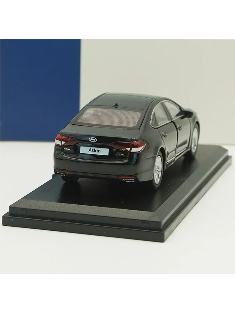 Hyundai Aslan 1:38 Diecast Model Car 3 Hyundai Aslan 1:38 Diecast Model Car - Image 3
