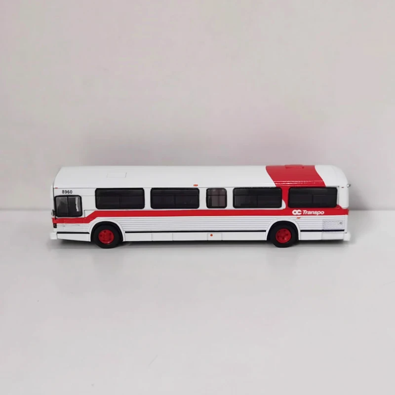 Vintage 1/87 Scale Diecast Bus Model 2 Vintage 1/87 Scale Diecast Bus Model - Image 2