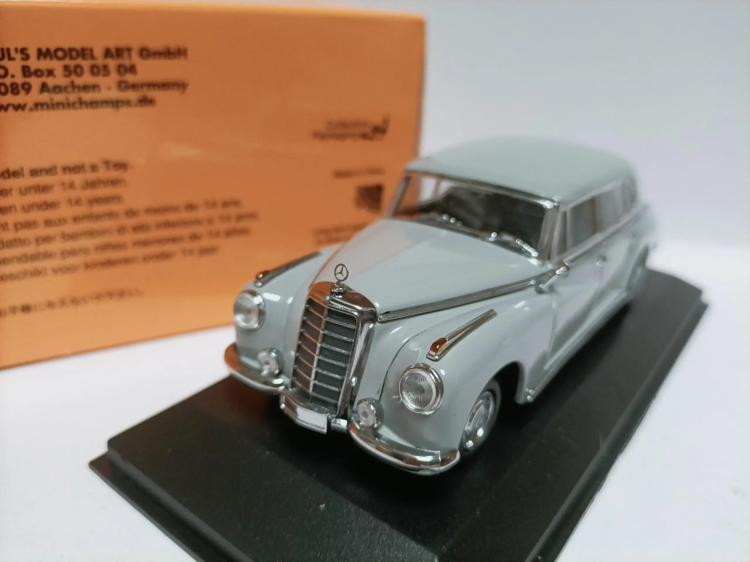 1951 Mercedes Benz 300 Diecast Model 1:43 Scale 6 1951 Mercedes Benz 300 Diecast Model 1:43 Scale - Image 6