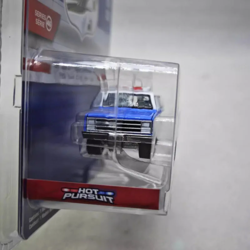 1990 Suburban K2500 Scottsdale Diecast Model 3 1990 Suburban K2500 Scottsdale Diecast Model - Image 3