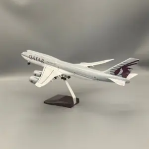 Qatar Airways Boeing 747-8 Model 1/150 Scale 8 S41d3d05c6cc34f5f94571c2982ab44086