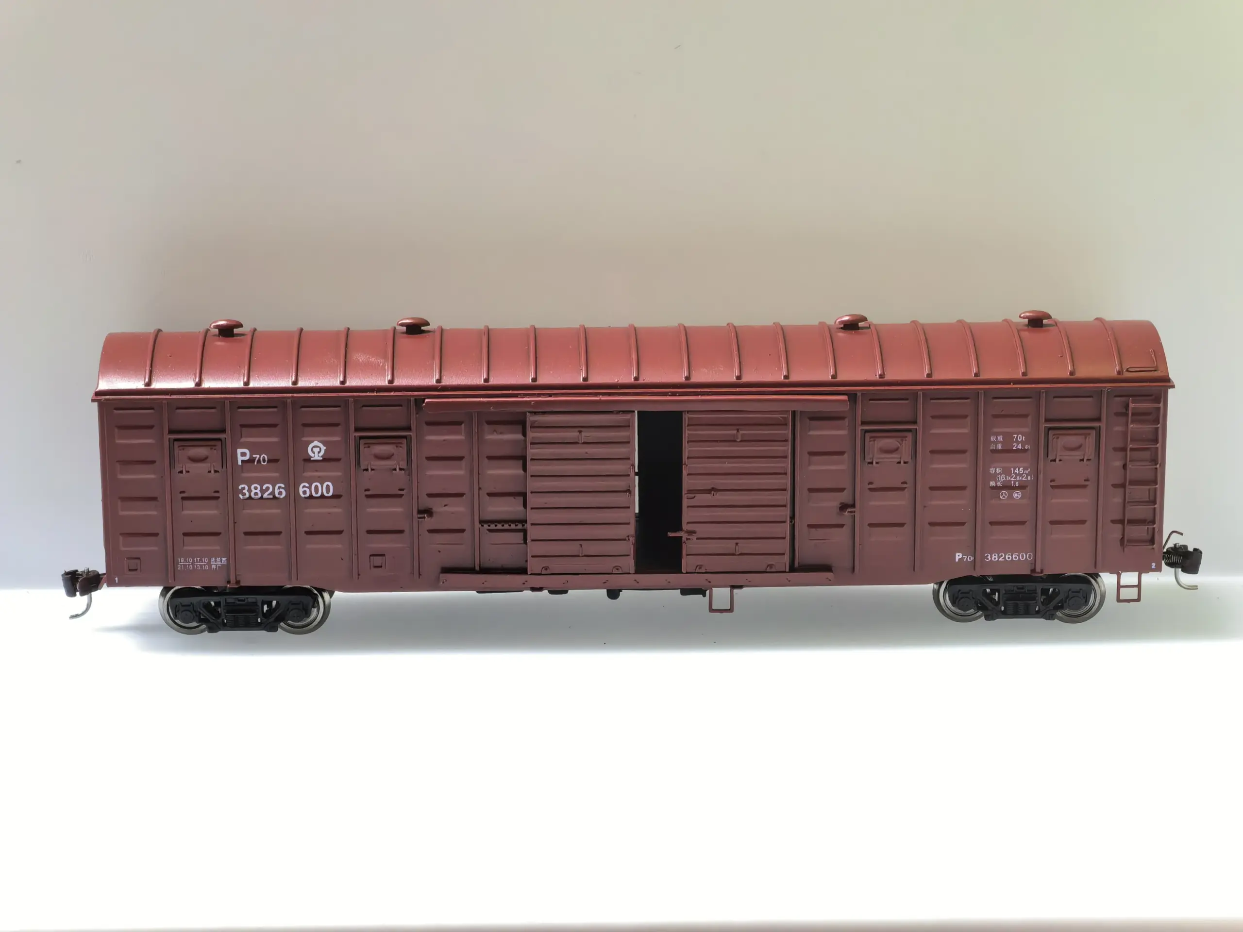 HO Scale P70 Boxcar Model 3826600 7 HO Scale P70 Boxcar Model 3826600 - Image 7