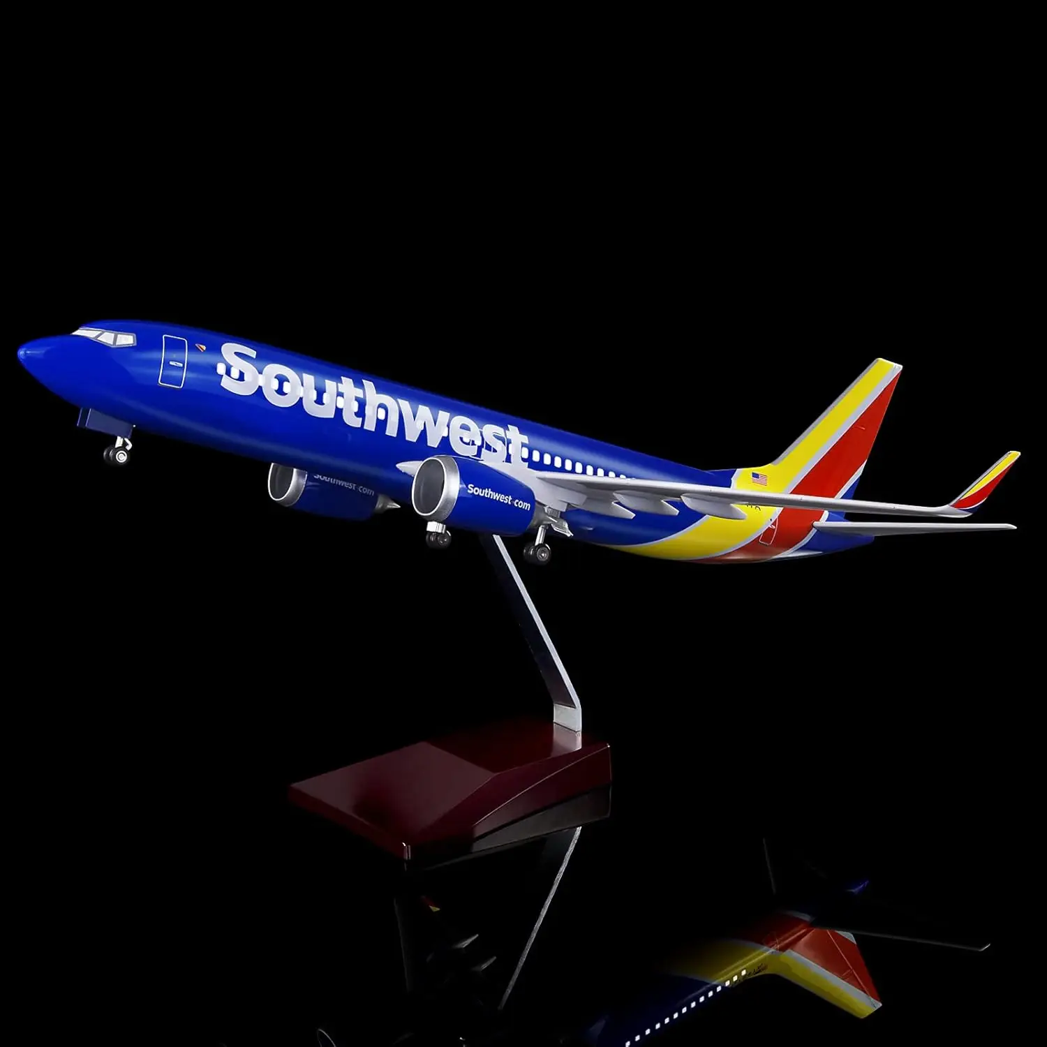 Southwest Airlines Boeing 737 Model Plane 1/85 3 Southwest Airlines Boeing 737 Model Plane 1/85 - Image 3
