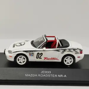 Mazda Roadster NR-A 1:43 Scale Diecast Model 9 S432efd76e9484672a1b46972a64c875da