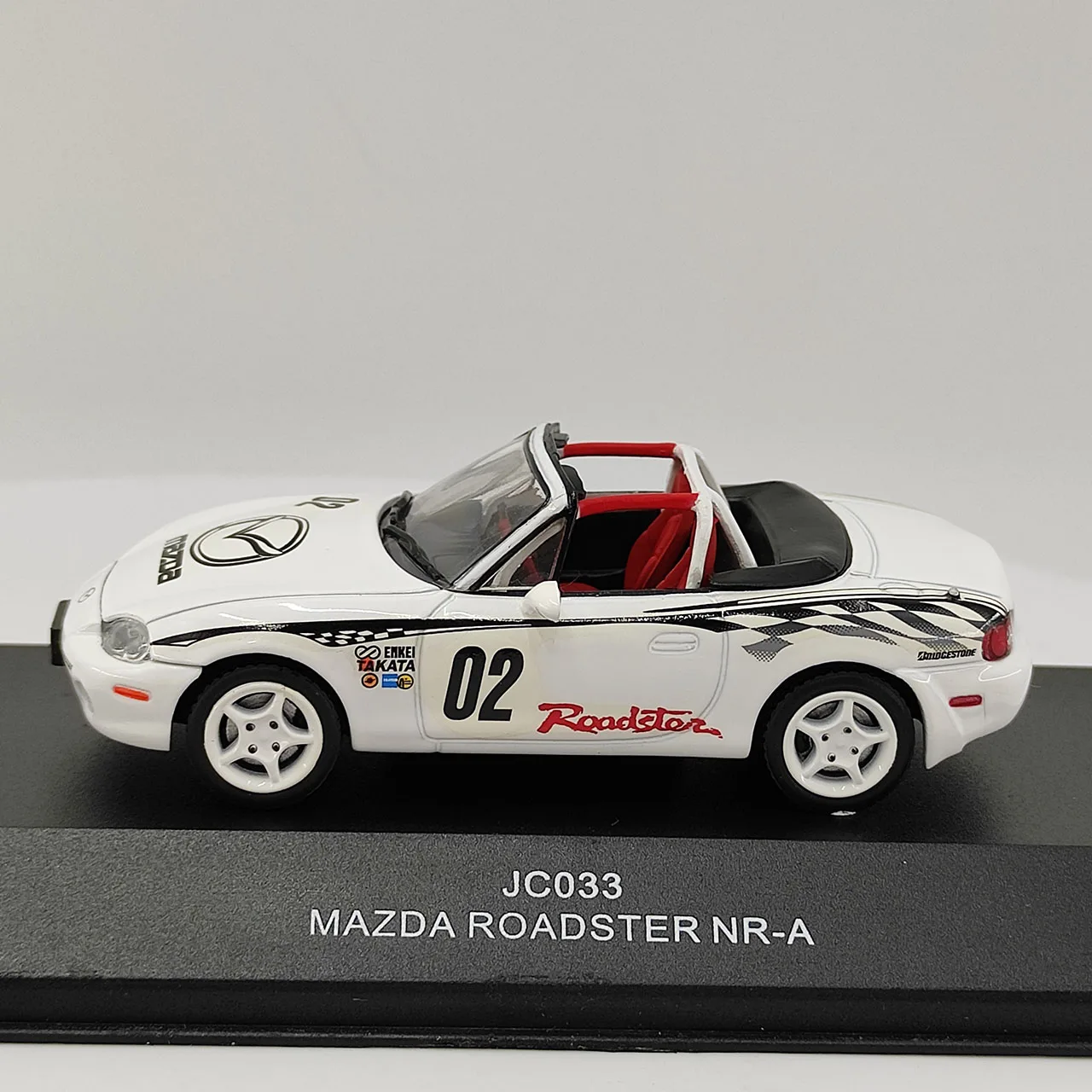 Mazda Roadster NR-A 1:43 Scale Diecast Model 3 Mazda Roadster NR-A 1:43 Scale Diecast Model - Image 3
