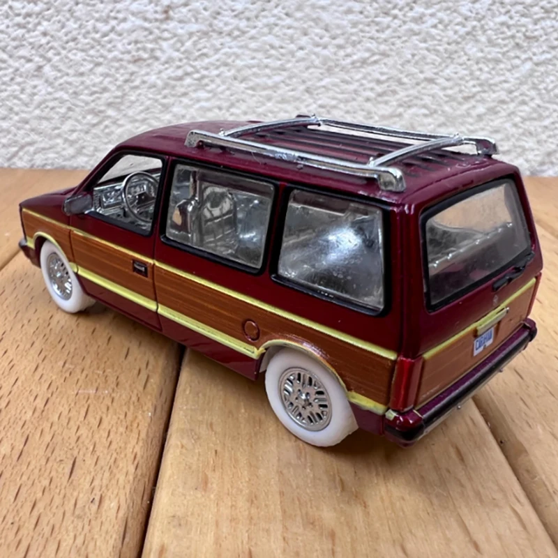 Vintage 1:64 Scale Station Wagon Crock Truck 3 Vintage 1:64 Scale Station Wagon Crock Truck - Image 3