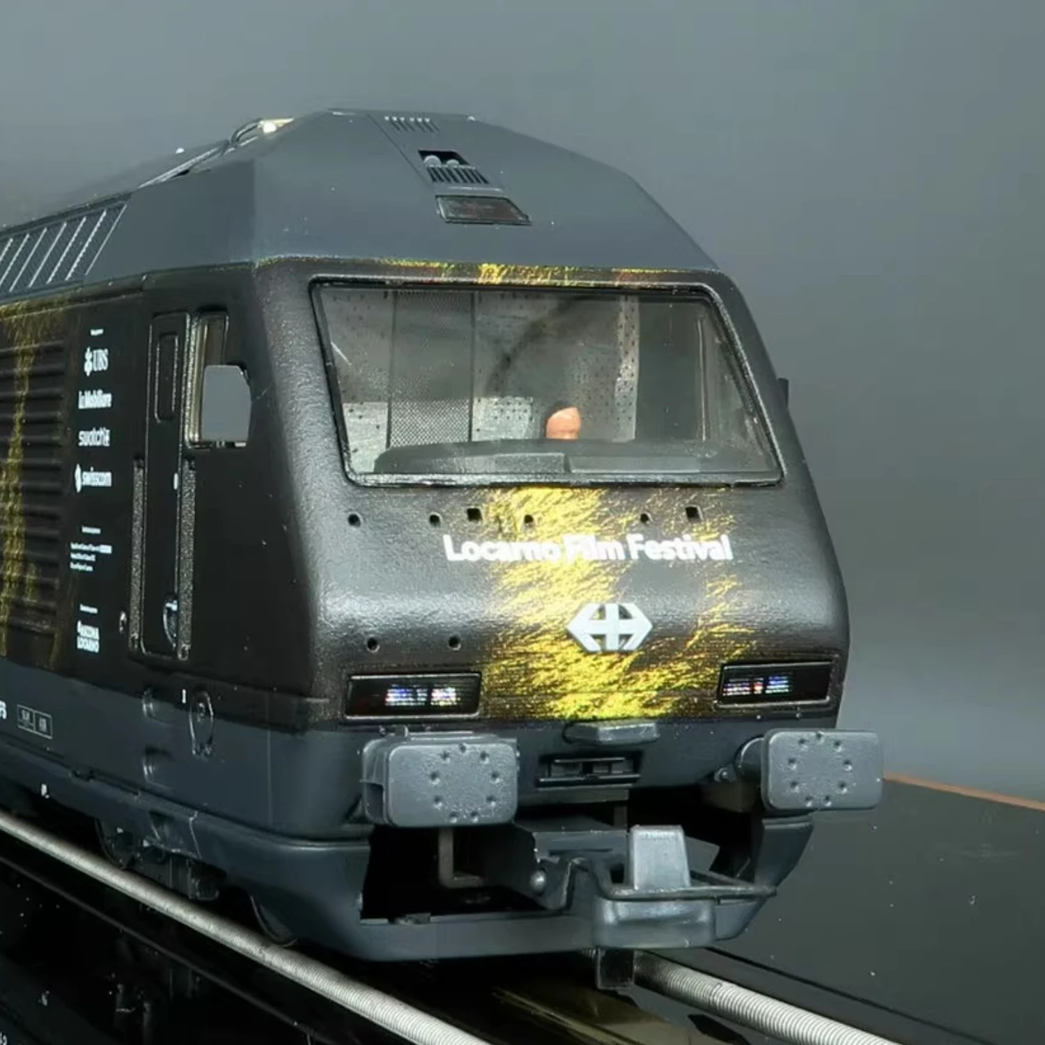 HO Scale MODEL RE460 Electric Train Engine 2 HO Scale MODEL RE460 Electric Train Engine - Image 2