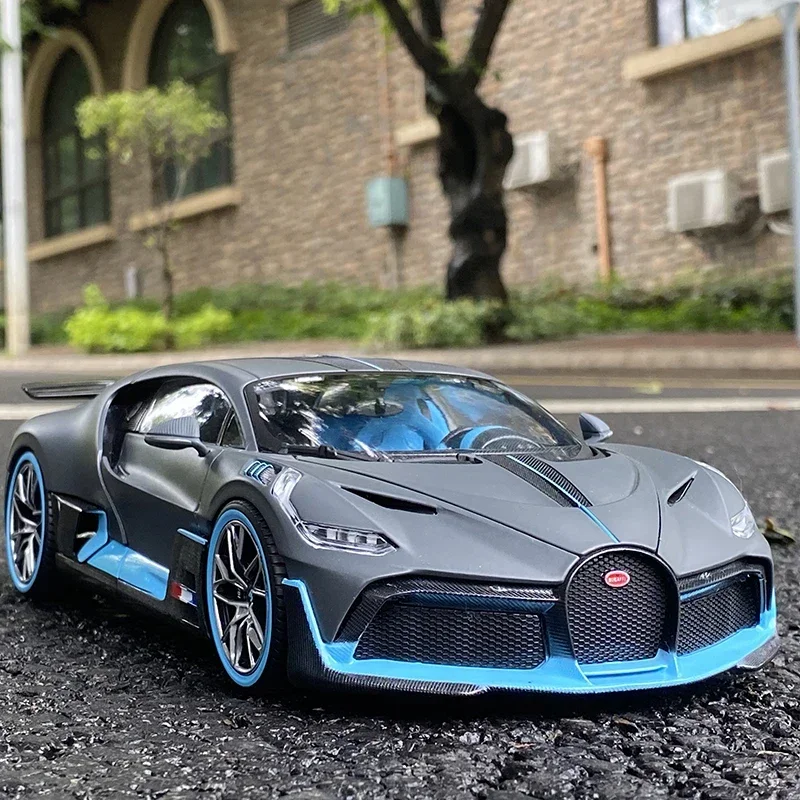 1:32 Alloy Bugatti Divo Model Collectible 5 1:32 Alloy Bugatti Divo Model Collectible - Image 5