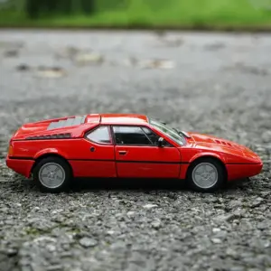 WELLY 1:24 BMW M1 Classic Diecast Model 7 S44d62037af264f26be7d514cf2a36dadT
