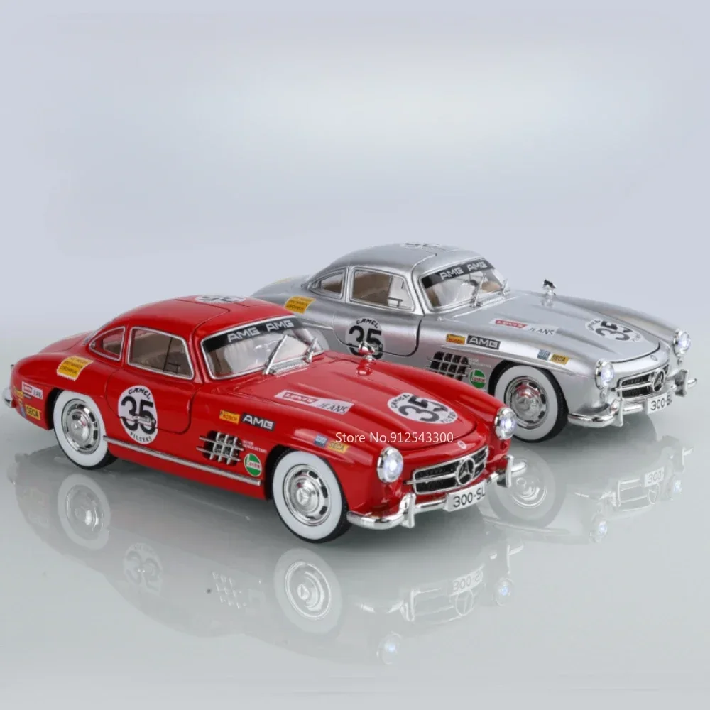 Vintage Mercedes-Benz 300SL 1:24 Diecast Model 2 Vintage Mercedes-Benz 300SL 1:24 Diecast Model - Image 2