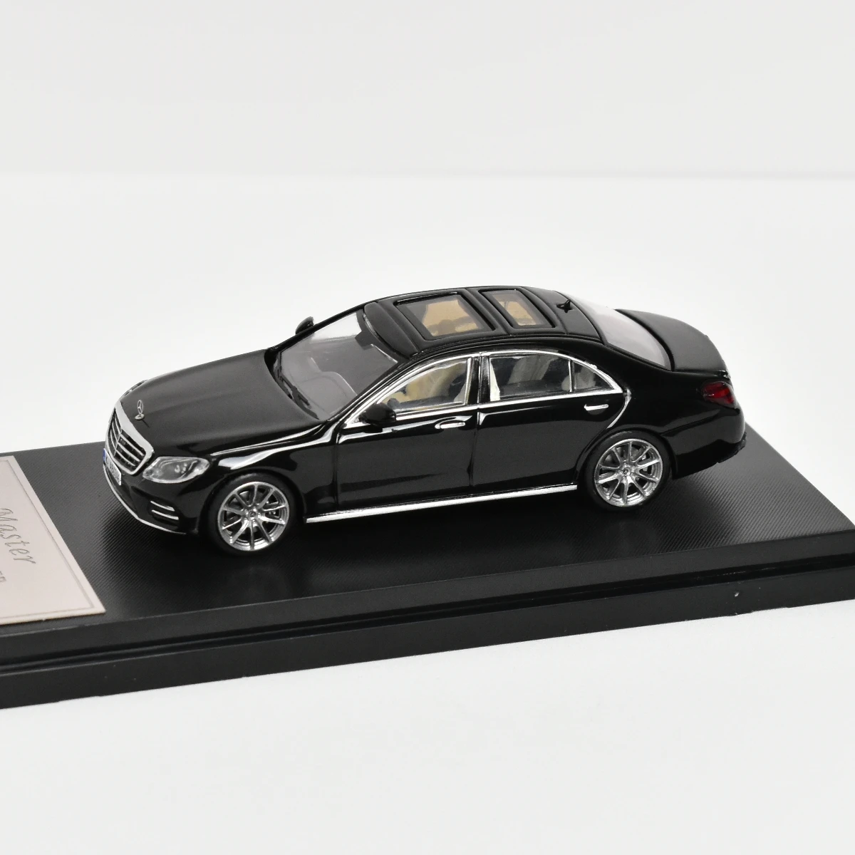 Mercedes-Benz S450 W222 1:64 Diecast Model Car 3 Mercedes-Benz S450 W222 1:64 Diecast Model Car - Image 3