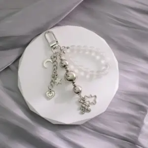 Silver and Black Beaded Heart Keychain 18 S466dab606d614677bcdddcdc56d935ccM