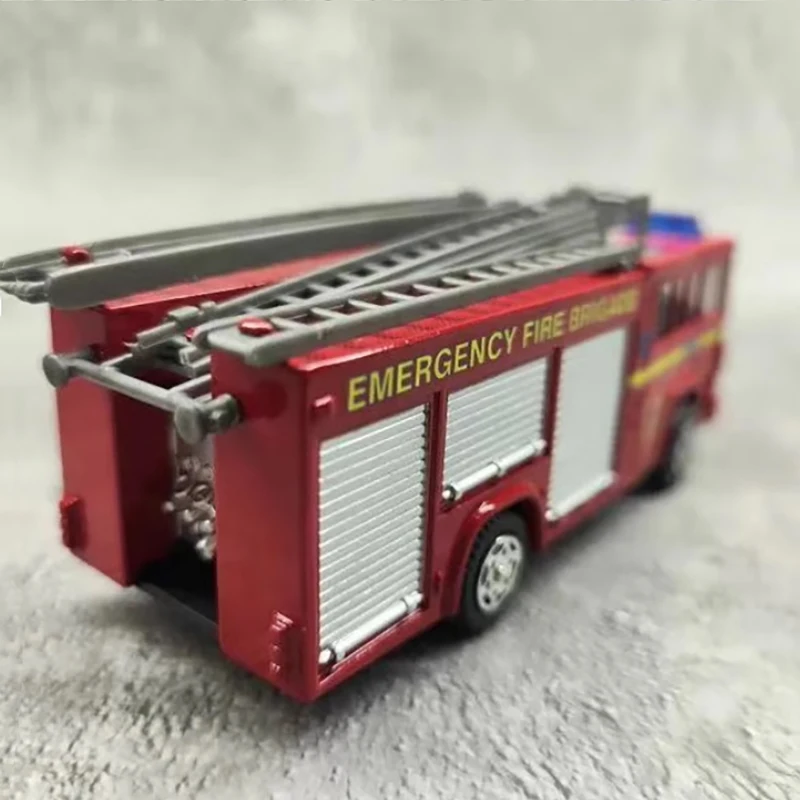 1/43 Scale Fire Engine Model for Collectors 5 1/43 Scale Fire Engine Model for Collectors - Image 5