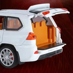 Lexus LX570 1:32 Diecast SUV Model 14 S4746467e72b14a608341a19fe2a6b857l