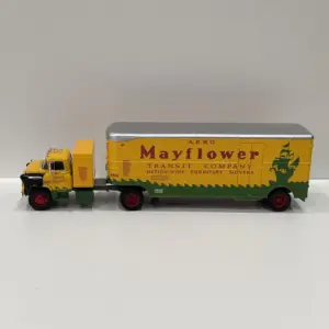 Yellow Chevrolet 9700 LCF Diecast Model 9 S477a7df3c158466a91d19a6b9a73a595D